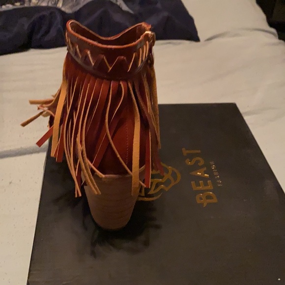 Boots - Picture 3 of 3